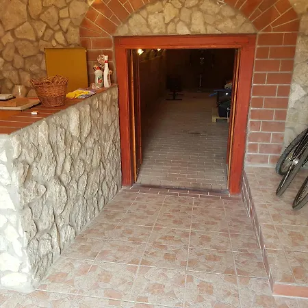Fűvészkert * Lengyeltoti